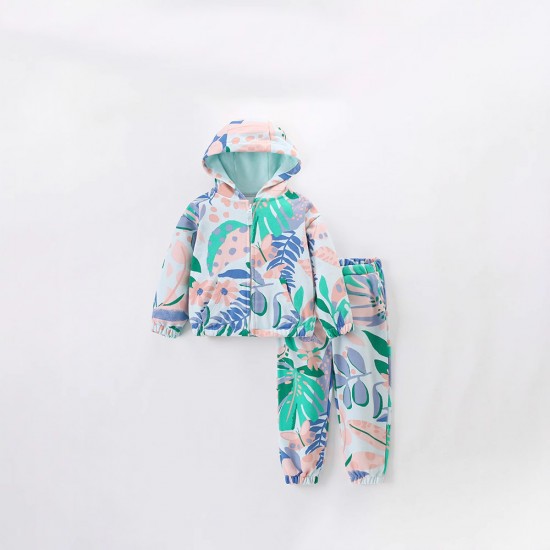 New autumn and winter styles for children, including stylish hooded cardigans and elastic waist pants. Two-piece suits