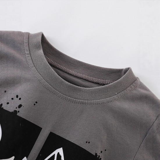 Boys' summer short-sleeved T-shirts, new European and American style. Stylish round-neck children's tops for children in the US and China.